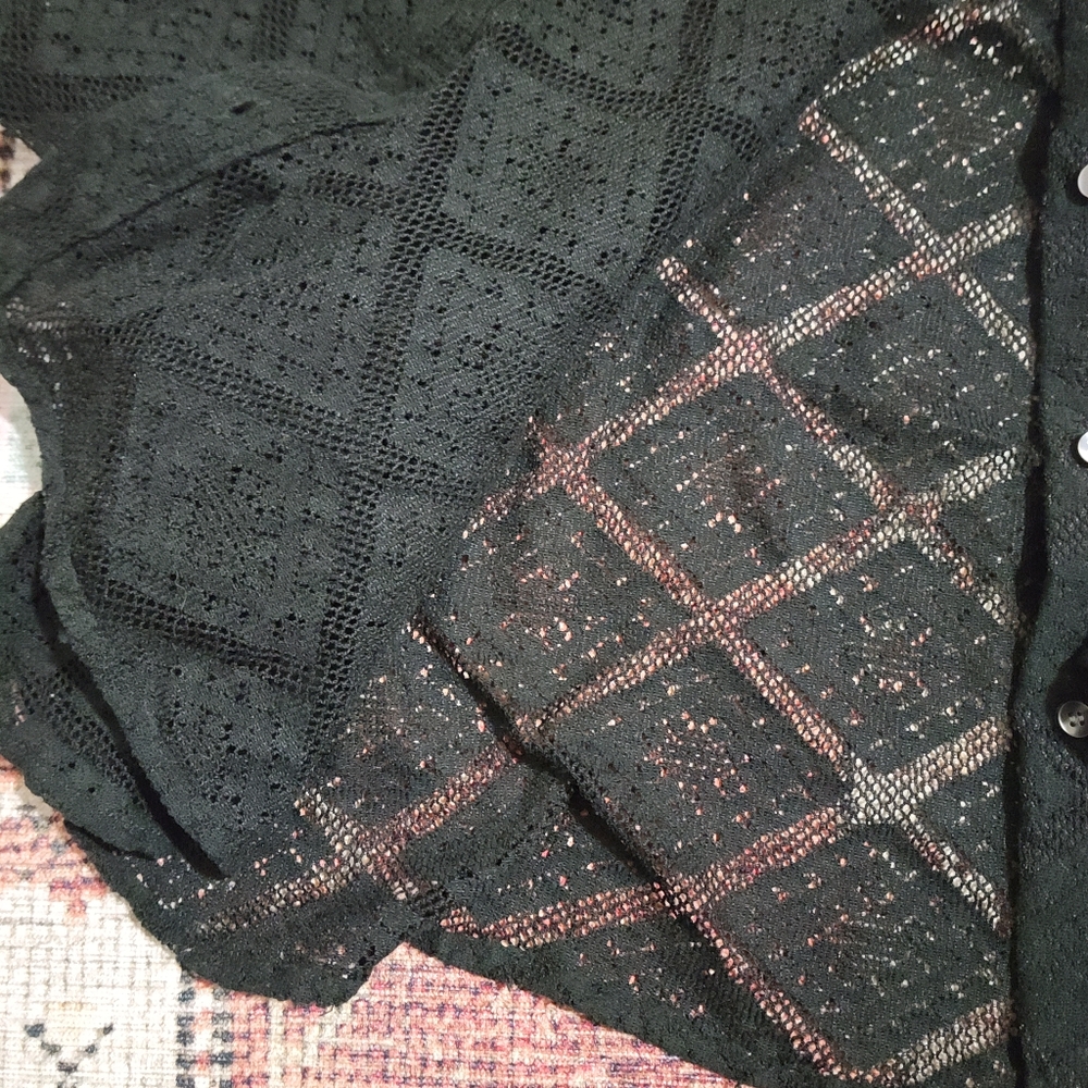 Lightweight linen button up with lace like pattern - Picture 6 of 6